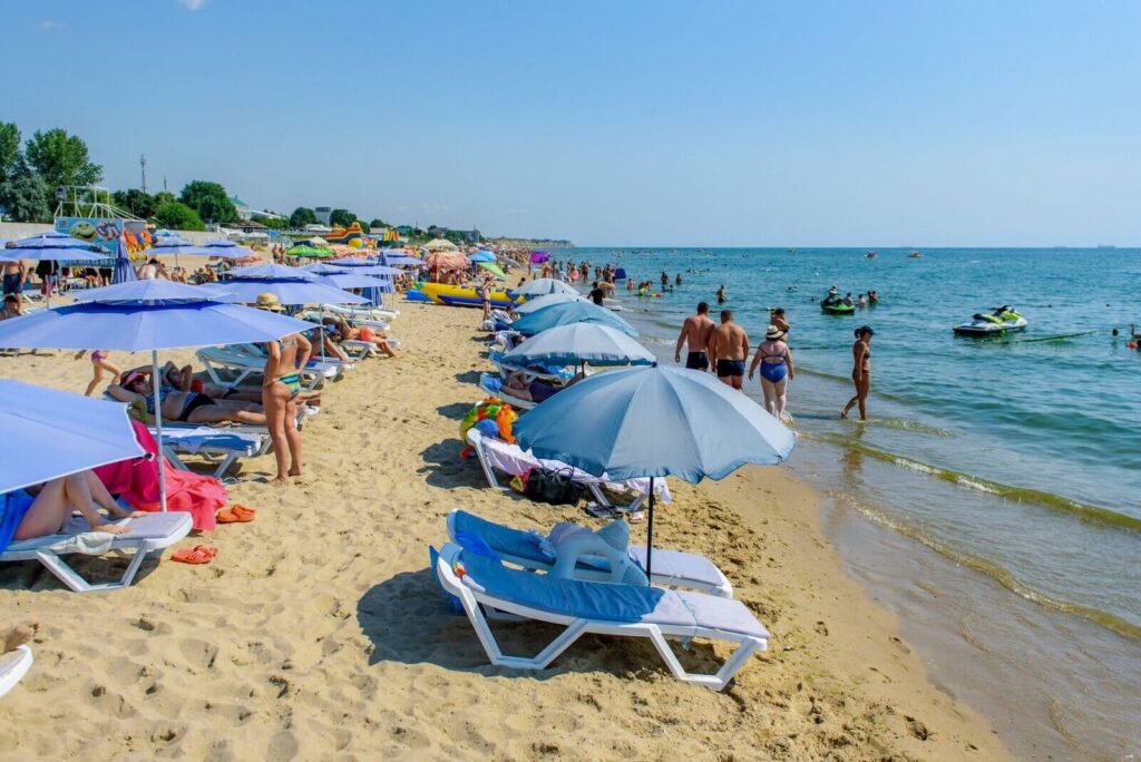 Пляж и Черное море в Грибовке