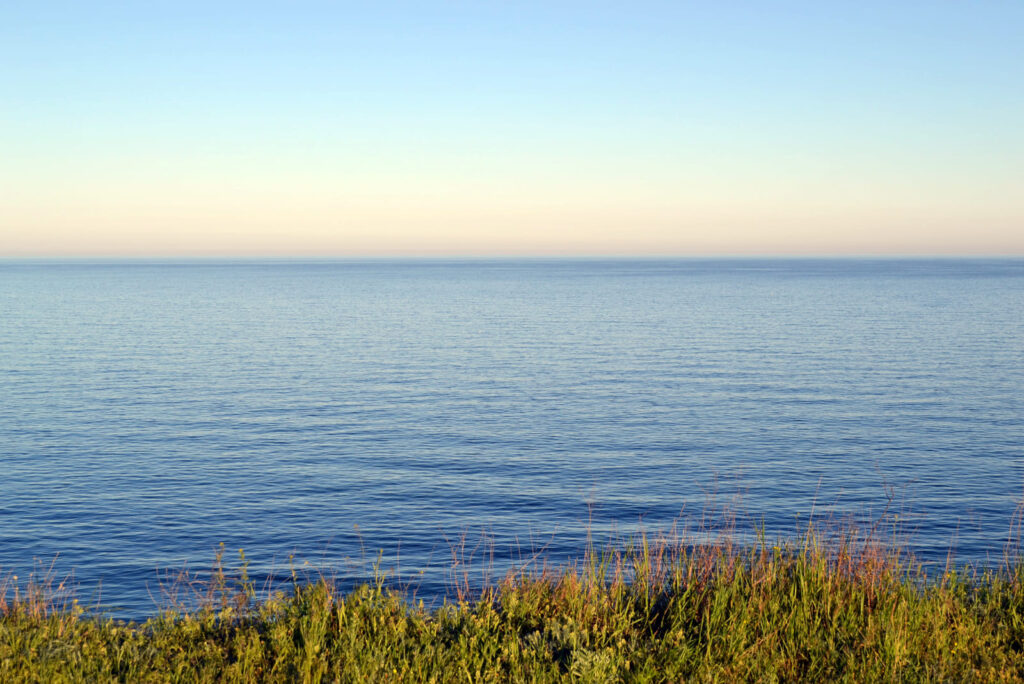 Вид на Черное море со степного обрыва